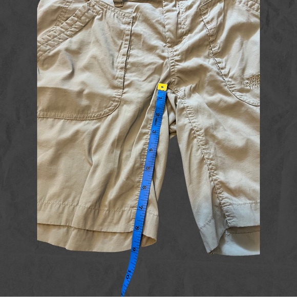 The North Face Women's Beige Cargo Shorts - Picture 3 of 5